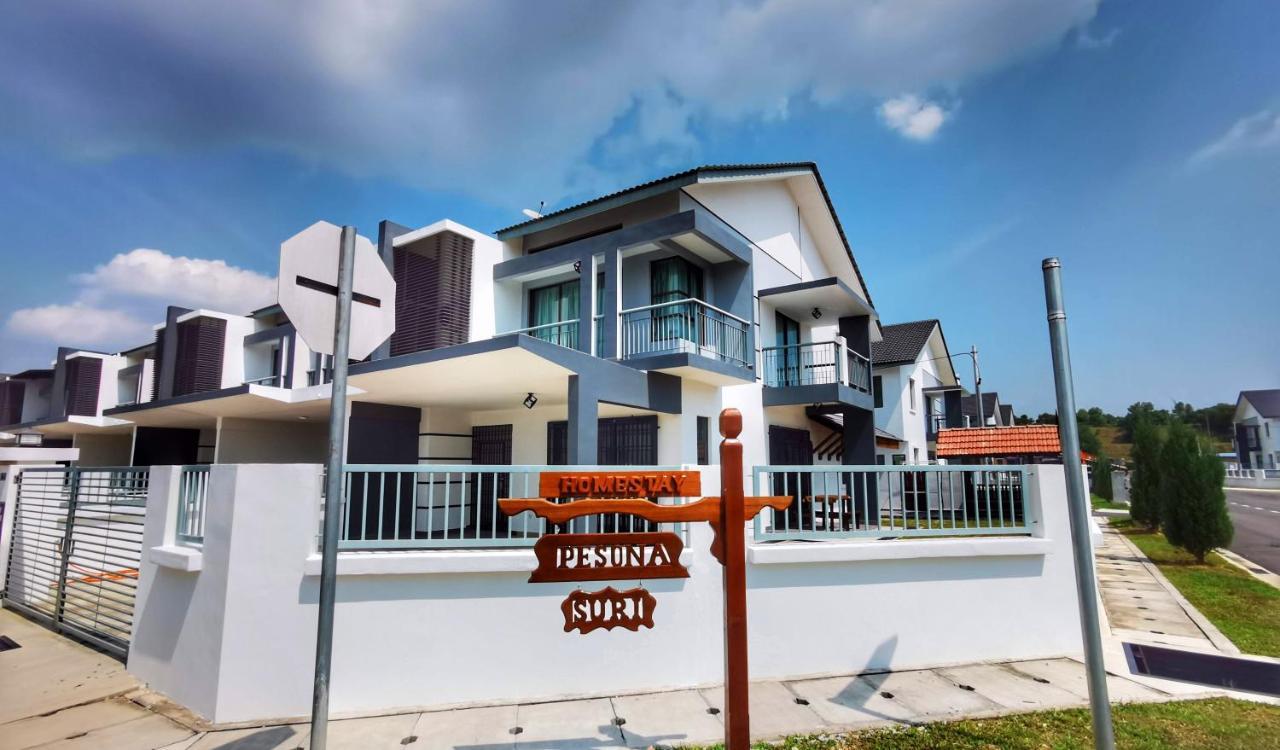 Pesona Suri Homestay Бату Пахат Екстериор снимка